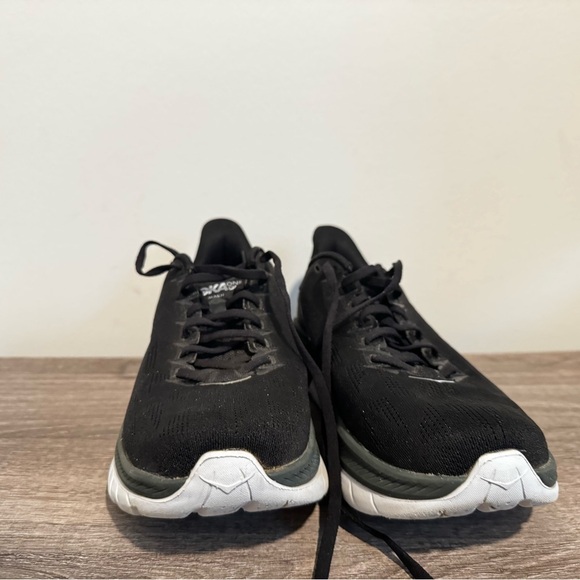 HOKA ONE ONE Mach 4 'Black Dark Shadow' 1113528-BDSD
Men’s 9D - Picture 6 of 13